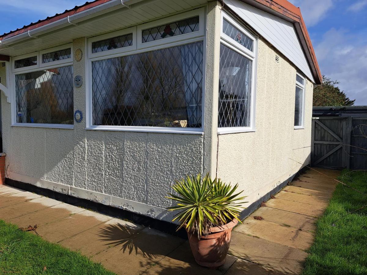 Beach & Tonic Beachside Chalet Humberston Exteriör bild